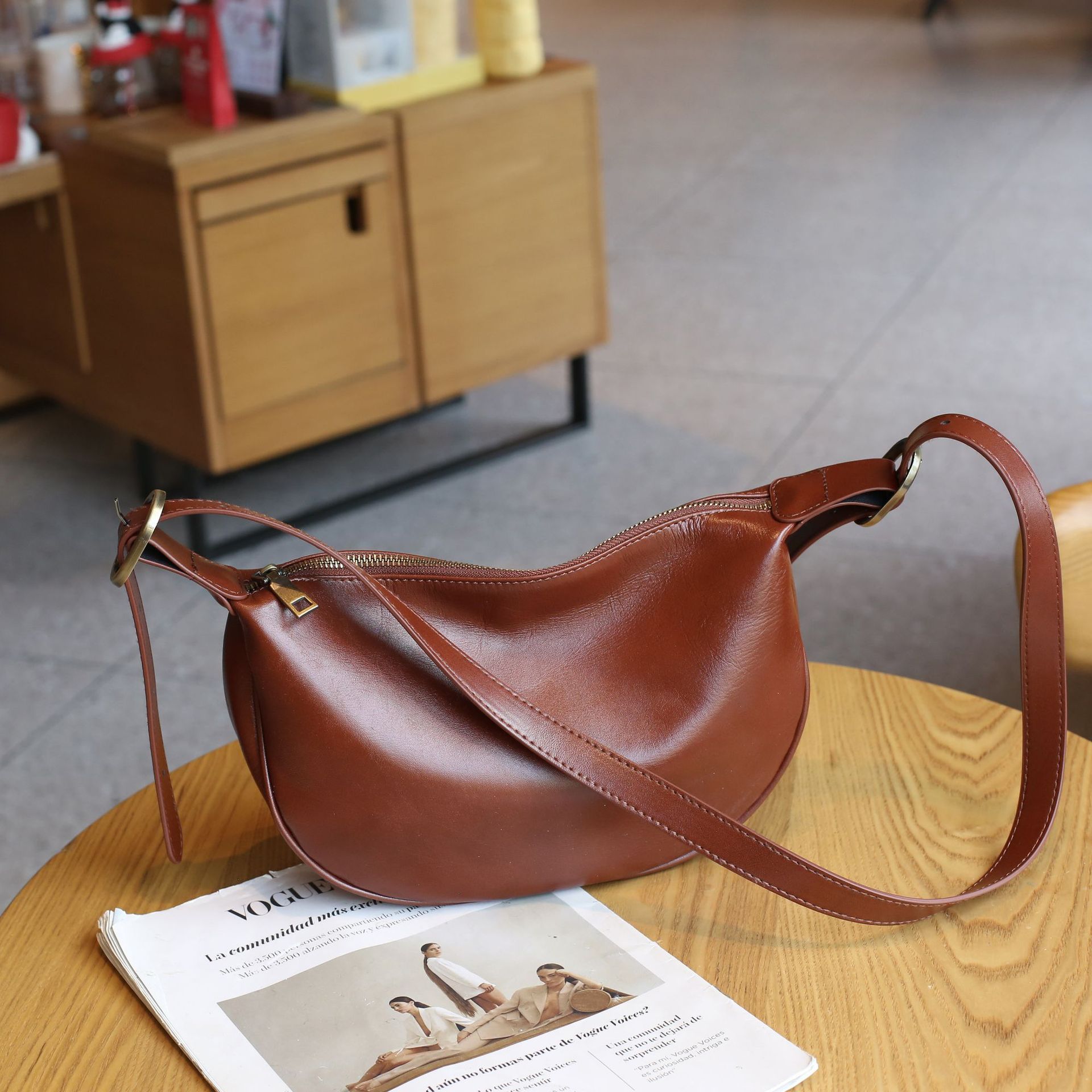 Women's One Shoulder Crossbody Bag, Versatile Vegetable Tanned_voghion.com