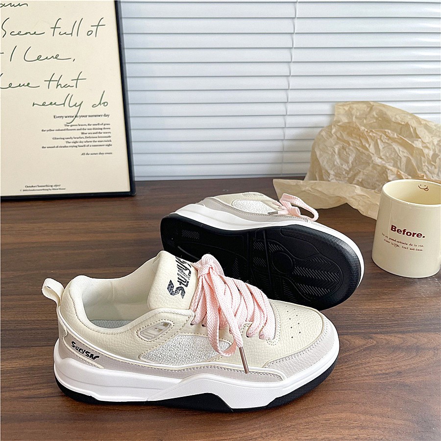 Zapatos de skate para mujeres 2026 primavera y verano zapatos para mujeres nuevos zapatos de nicho Zhong suela gruesa deportivo casual zapatos de correr retro zapatos blancos