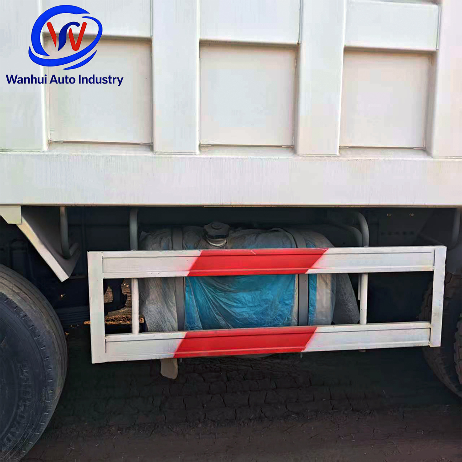 Sinotruk Howo 6×4 front-four-wheel-rear-eight-wheel dump truck for transporting soil, gravel, and sand