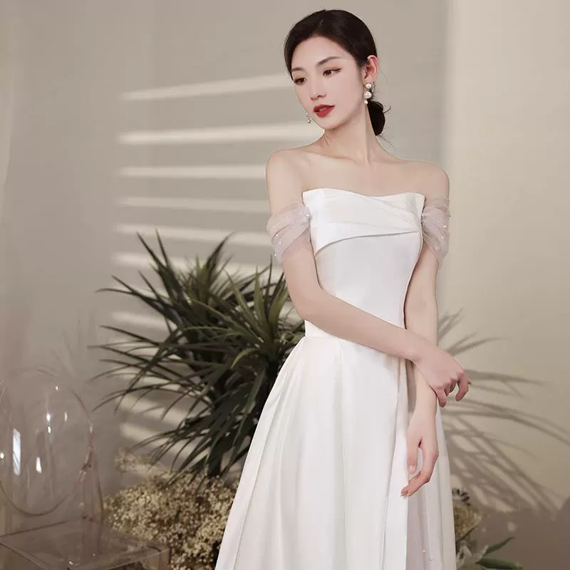 法式轻婚纱2025春夏缎面白色宴会晚礼服一字肩简约气质旅拍轻婚纱
