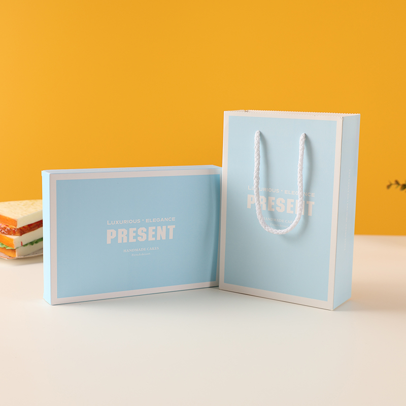 Cuchillo y tenedor caja de pastel de cumpleaños cubiertos cajas de papel una vez cuchillo y tenedor caja de vela se puede personalizar estampado