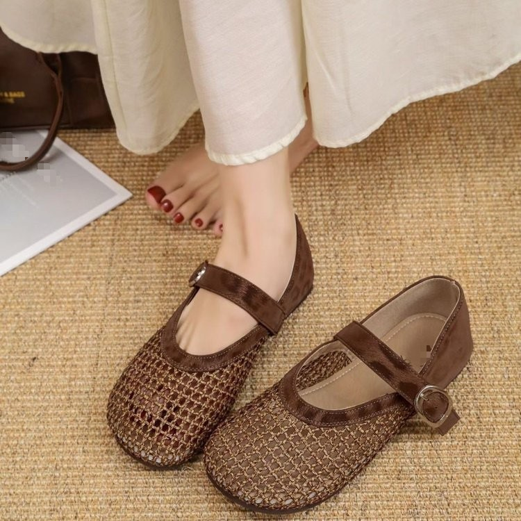 Zapatos de solos ligeros transpirables para mujeres 2026 nuevos zapatos de solos de moda de verano aumentan la altura de un pedazo de sandalias retrógradas de mujer