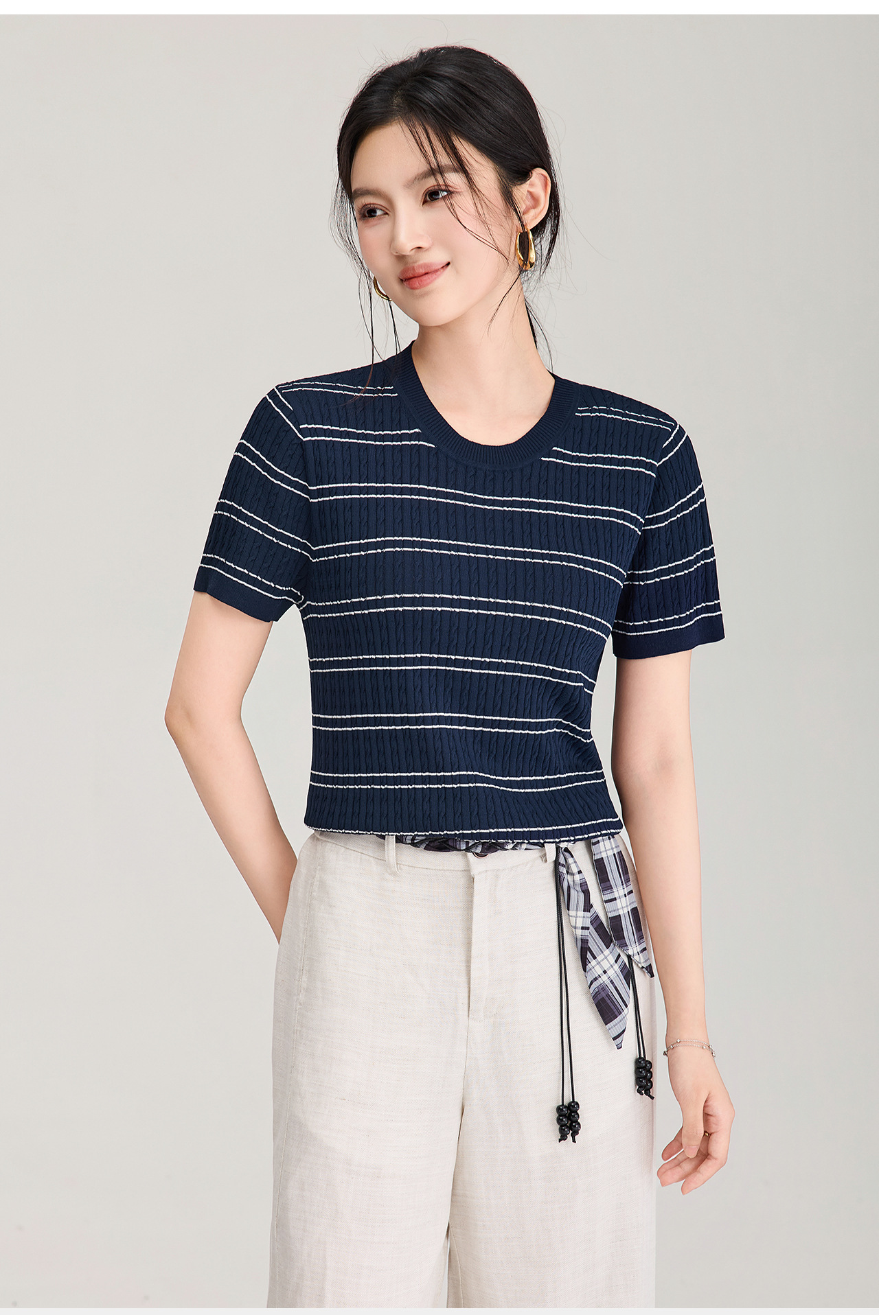 Áo thun dệt kim tay ngắn cổ tròn họa tiết sọc vintage nữ — màu xanh navy chi tiết 5