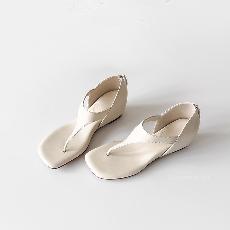 5cm Internal Height Increase~French Retro Thong-Toe Sandals for Women, Summer 2026 New Style, High-End Fashion Closed-Back Sandals
