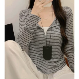 女式打底衫;女式T恤;吊带背心