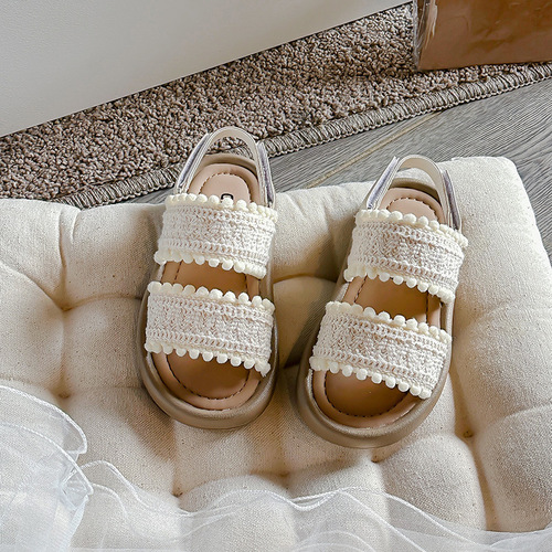Girls 'national style sandals, summer new casual soft sole, small and medium-sized children's retro beach shoes