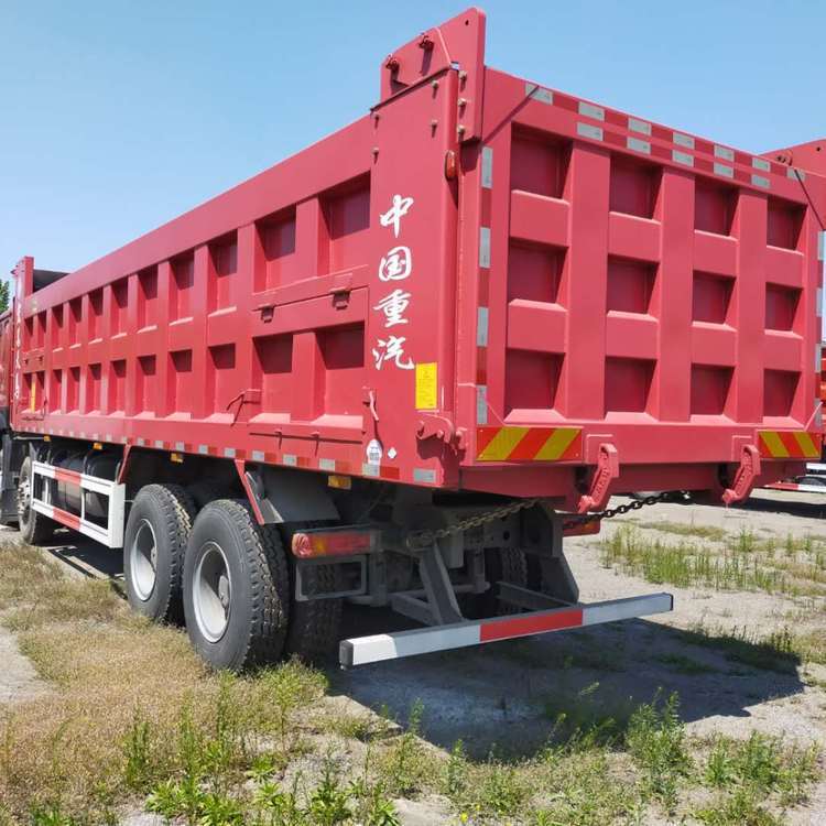 中国重汽HOWO 7 豪沃8.8米自卸车马力440国五三层大架