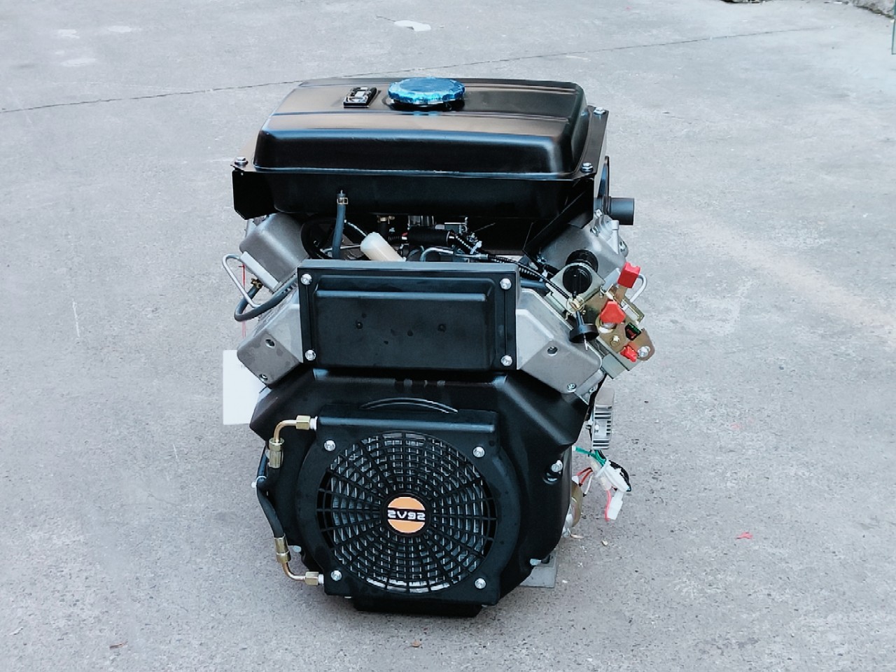 Double-cylinder V-type air-cooled diesel HD2V92F displacement 997cc16kw hydraulic pump station Marine harvester Hua slip