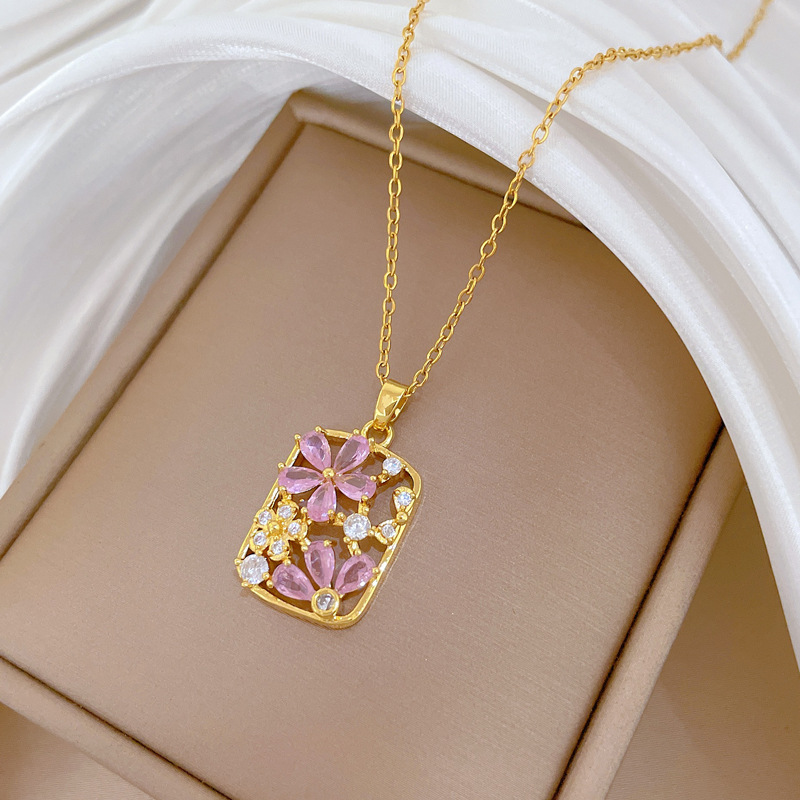 Gorgeous Square Diamond Necklace For Women Elegant Titanium Steel_voghion.com