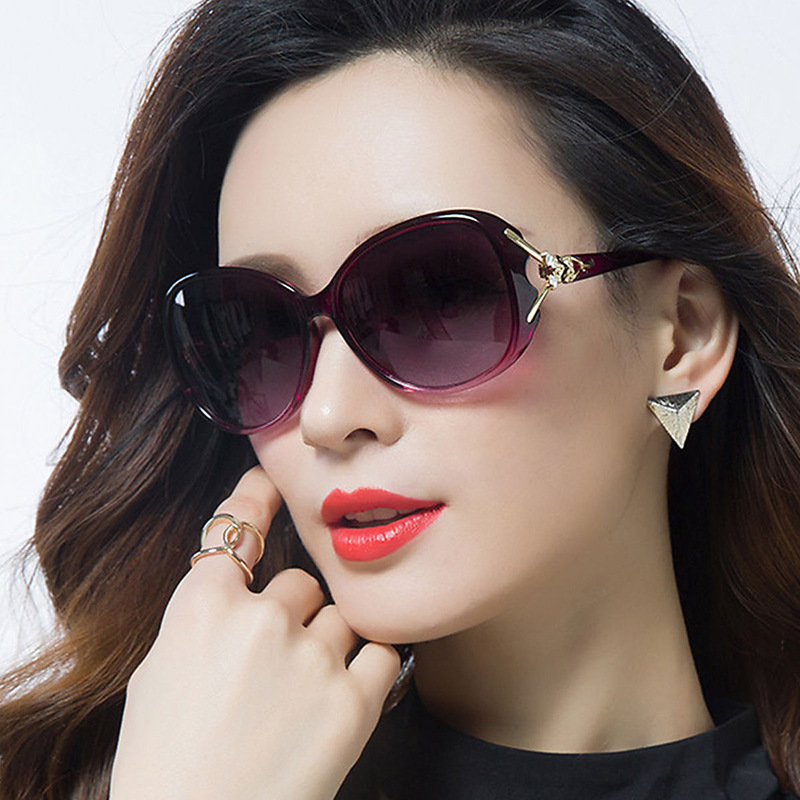 Classic Camellia Sunglasses for Moms, Suitable for Middle-Aged and Elderly Women, with a Fox Head Design, Can Be Worn over Glasses for Large Faces Classic Camellia Sunglasses for Moms, Suitable for Middle-Aged and Elderly Women, with a Fox Head Design, Can Be Worn over Glasses for Large Faces