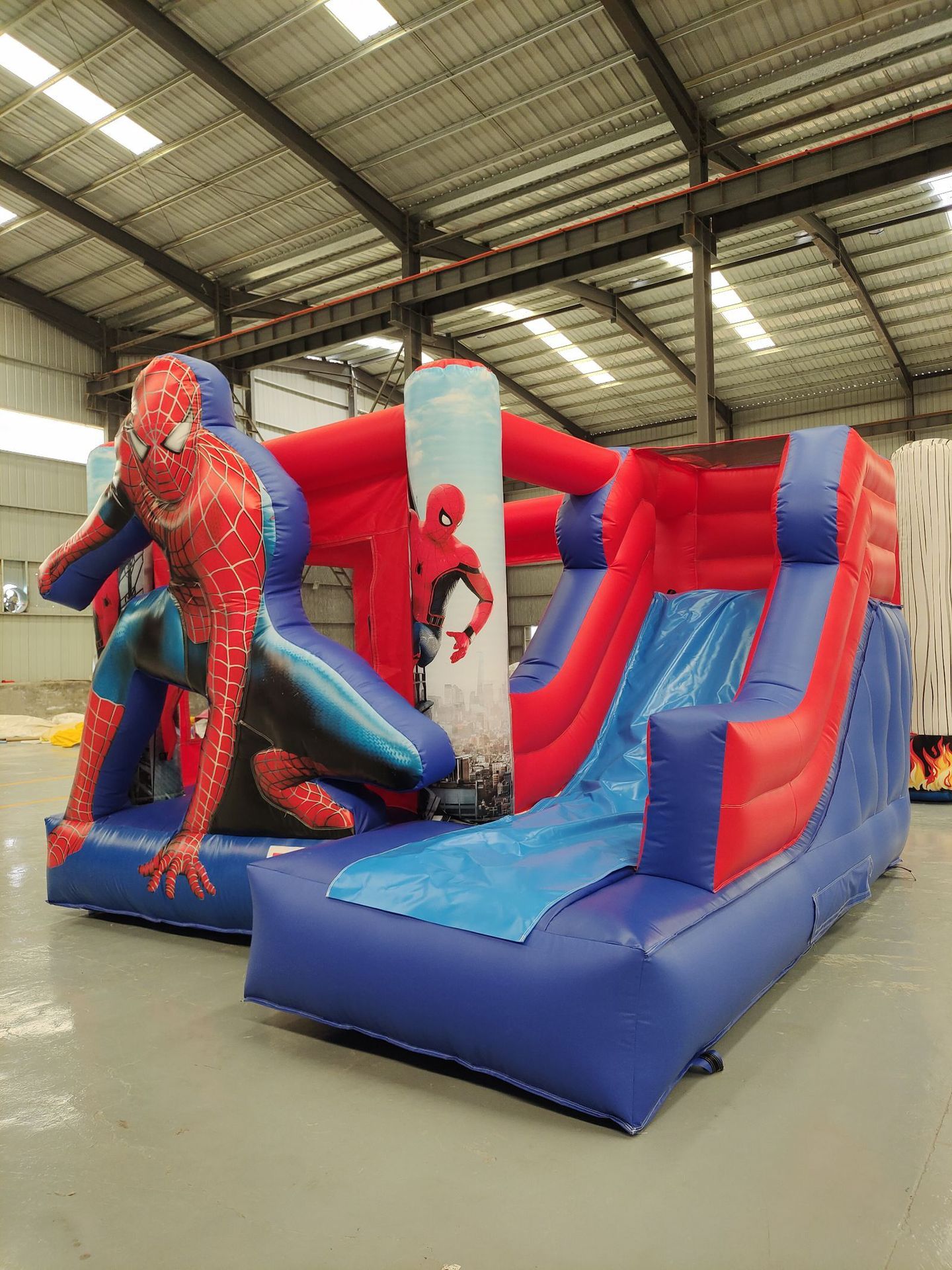 Comercio exterior Castillo inflable transfronterizo Parque infantil Trampolín Combinación de tobogán Proyecto de cama de rebote de castillo travieso pequeño para el hogar