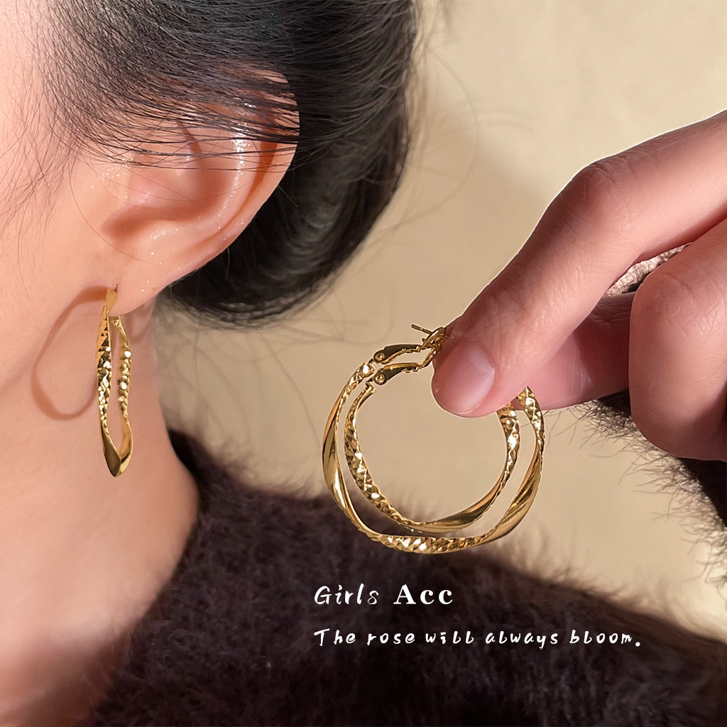 模特_0003_耳语场景新水印 拷贝 3.jpg