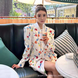 设计感小众印花西装外套女2024年新款宽松百搭休闲炸街西服上衣