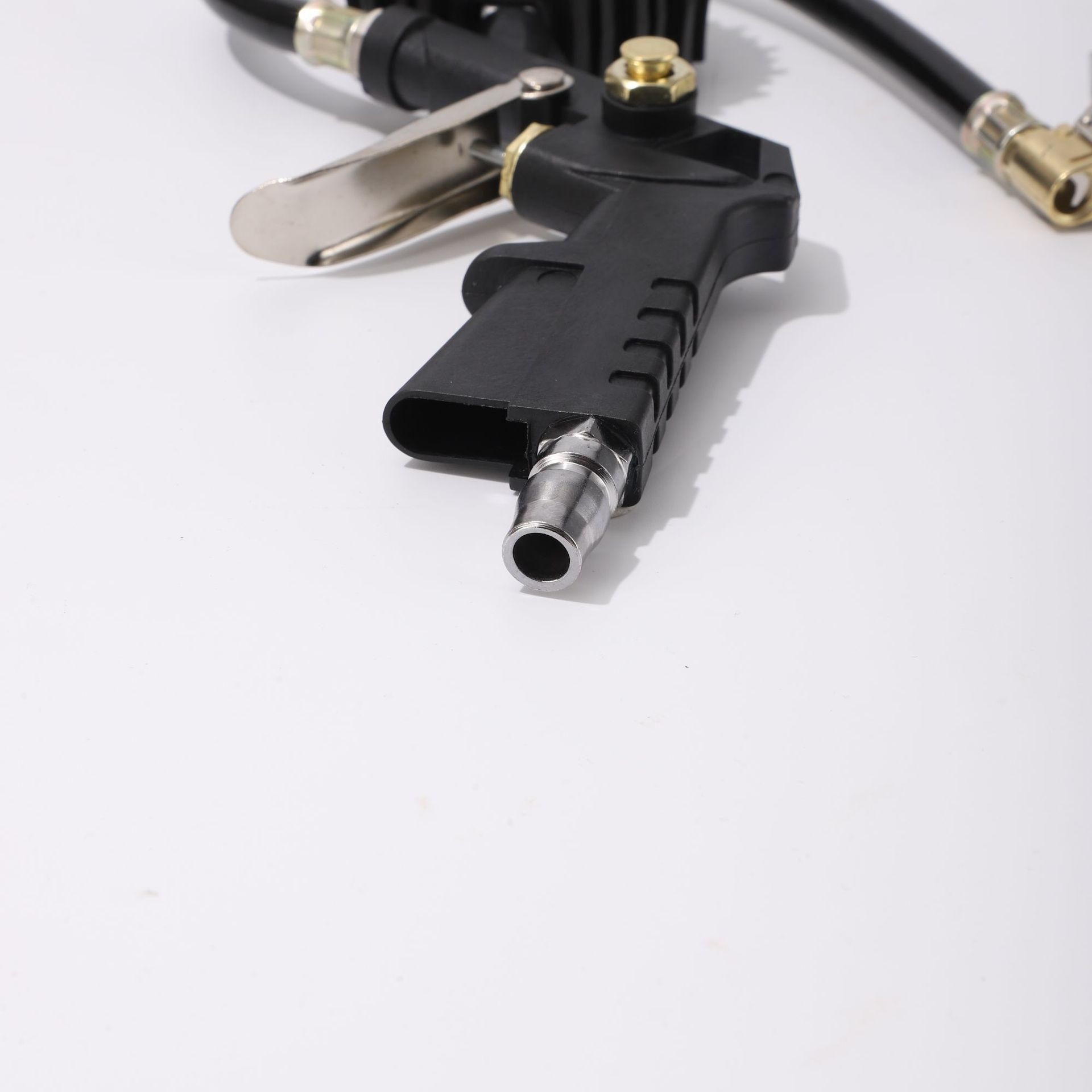 New high-precision tire pressure gauge, digital display pressure measuring instrument for car tires, oil-immersed tire pressure gauge, inflating gauge