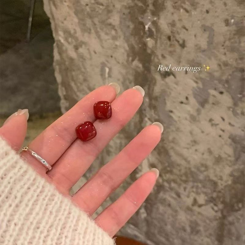 复古安可拉红几何圈圈耳环2025新款女ins港风气质高级感显白耳饰|undefined