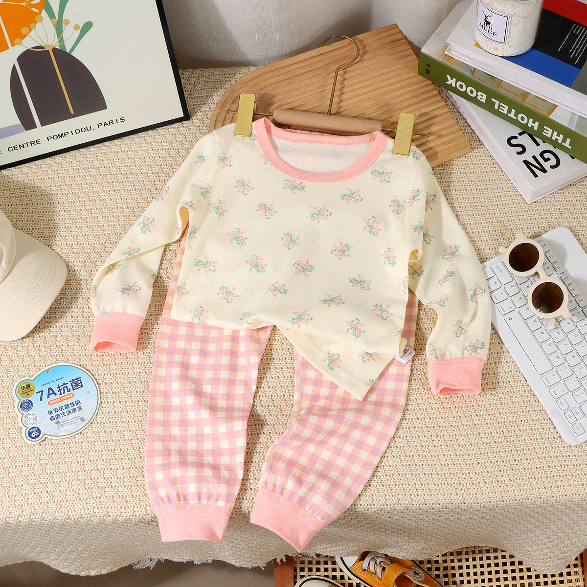 [Personalizado] Ropa interior deshuesada coreana para niños otoño e invierno Ropa de hogar de algodón de dibujos animados para niños y niñas Conjunto de pijamas para bebés