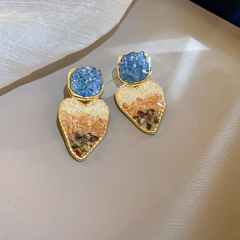 Retro Heart Shape Alloy Inlay Artificial Pearls Womenu0027S Ear Studs 1 Pair