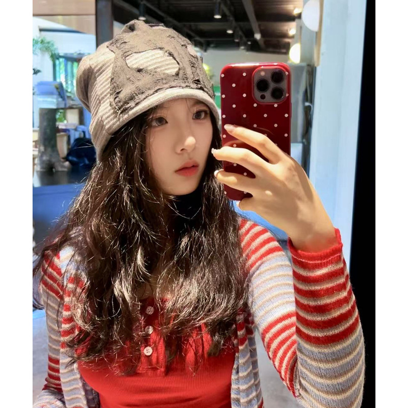 Wasteland Style Ripped Design Patch Beanie Unisex Autumn and Winter Versatile Warm Turban Hat Stylish Cold Hat