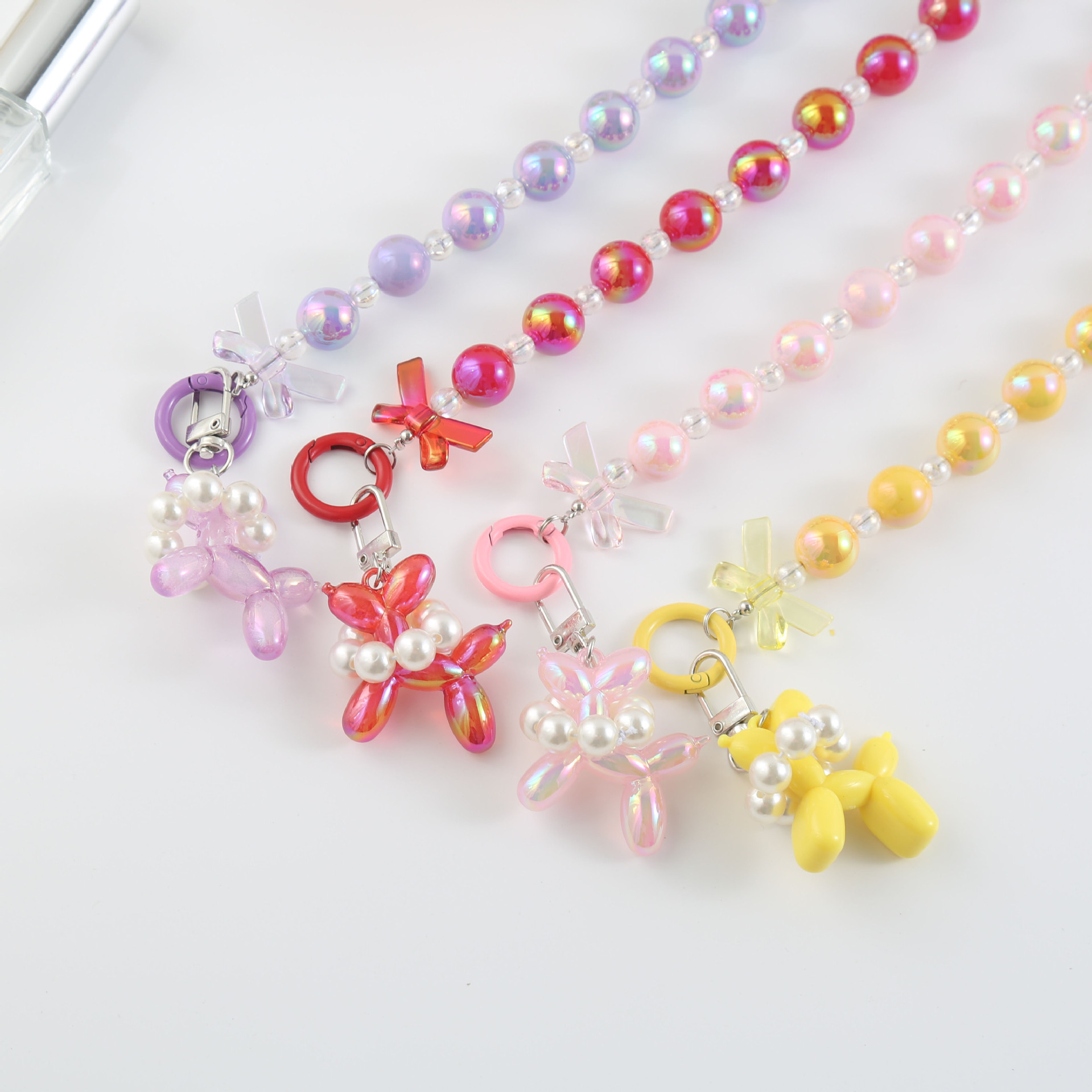 TikTok CADENA DE TELÉFONO MÓVIL adornos decorativos doble hebilla colgante Globo perro colgante DIY teléfono móvil Shell cadena hecha a mano con cuentas