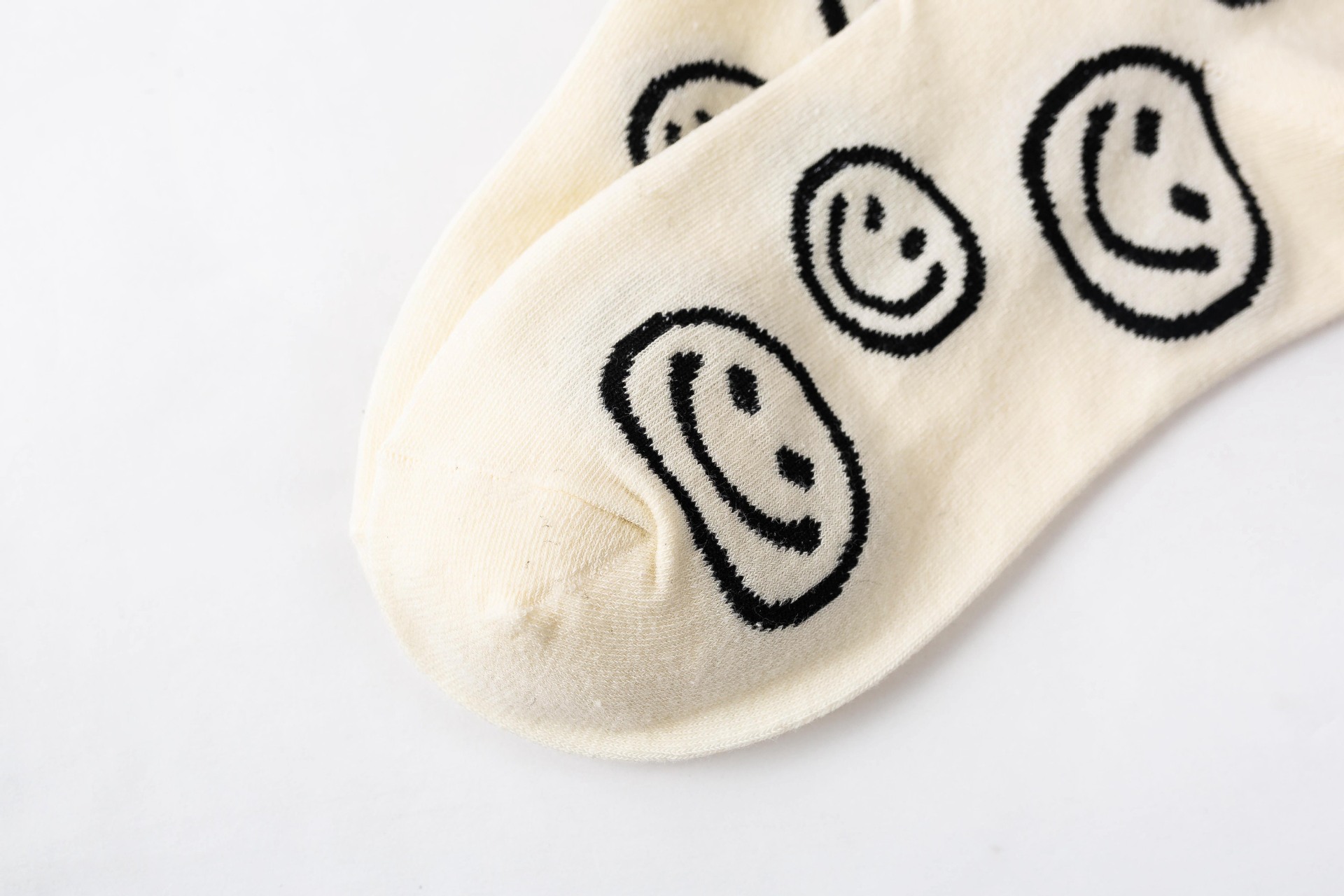 Tube Socks Cotton Autumn And Winter New Cartoon Cute Socks Korean Black And White Smiling Face Socks display picture 10