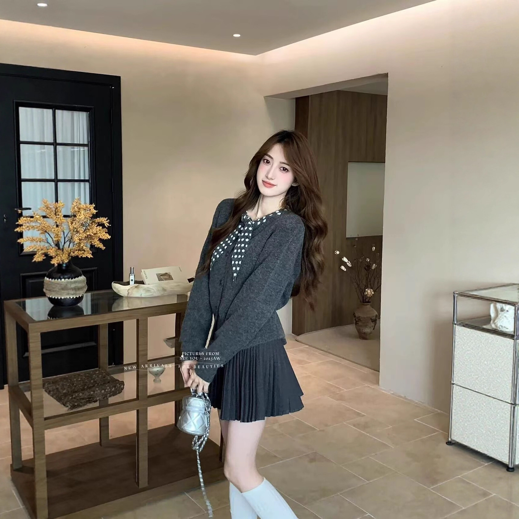 设计感波点丝巾灰色正肩针织开衫毛衣外套女冬季新款韩系纽扣上衣