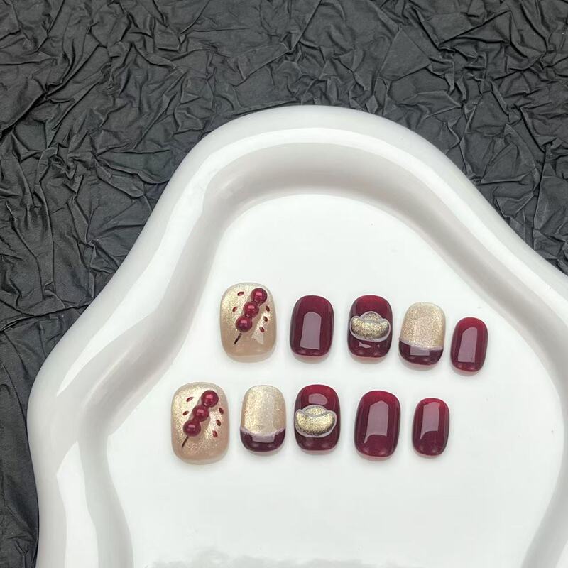 Sugar-Coated Berry Hand-Wearing Armor Three-Dimensional Pinch Sugar-Coated Berry Golden Cat's Eye French Red Bow Nail Pieces