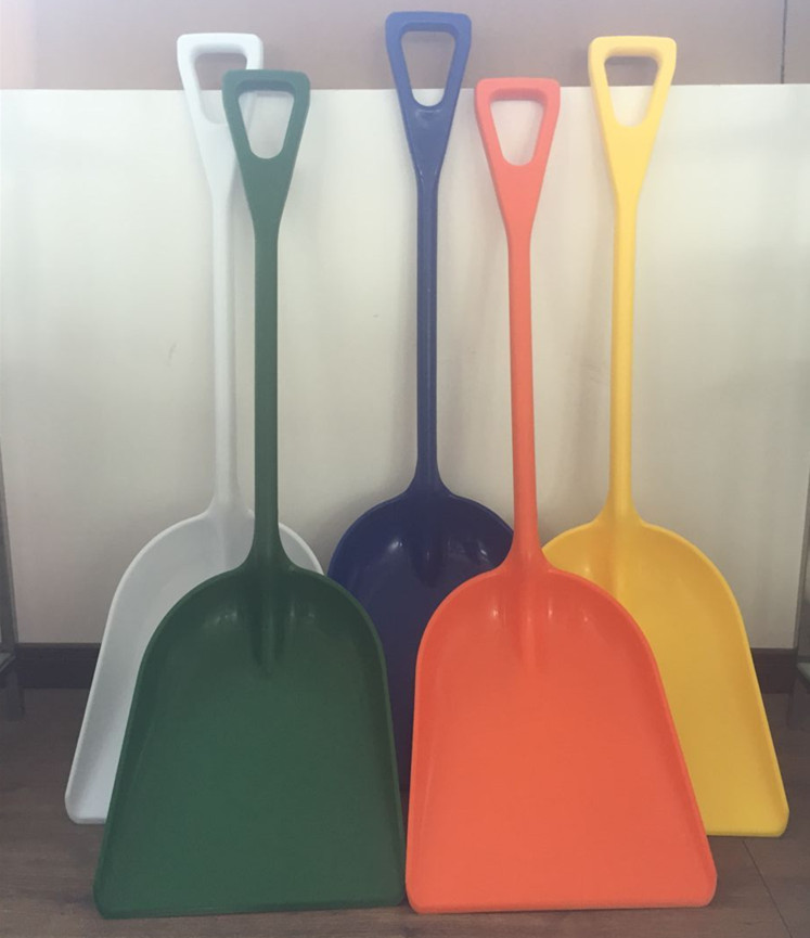 优惠供应可以做客户指定颜色的塑料消防铲冰铲