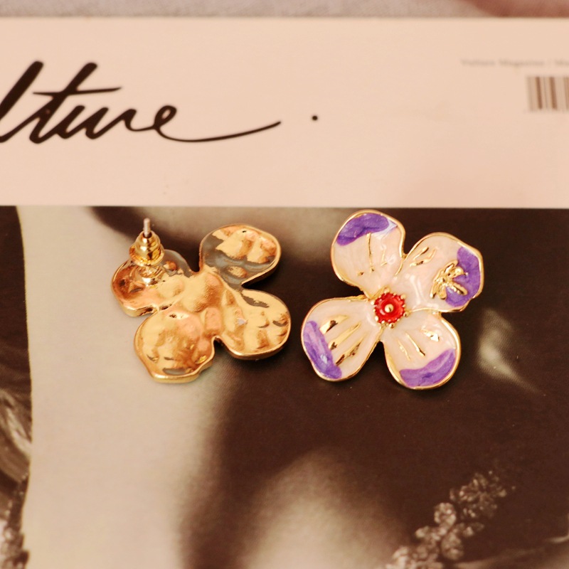 New Four-petal Flower Purple Glaze Earrings display picture 3