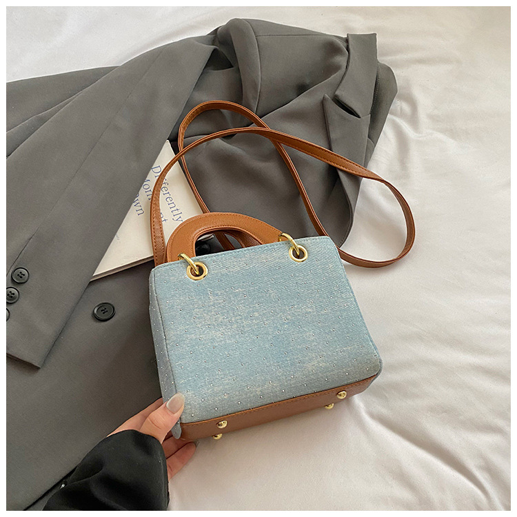 Diseño de nicho color en contraste bolso cuadrado pequeño portátil femenino 2025 nuevo bolso diagonal de diamantes retro de alta gama de moda