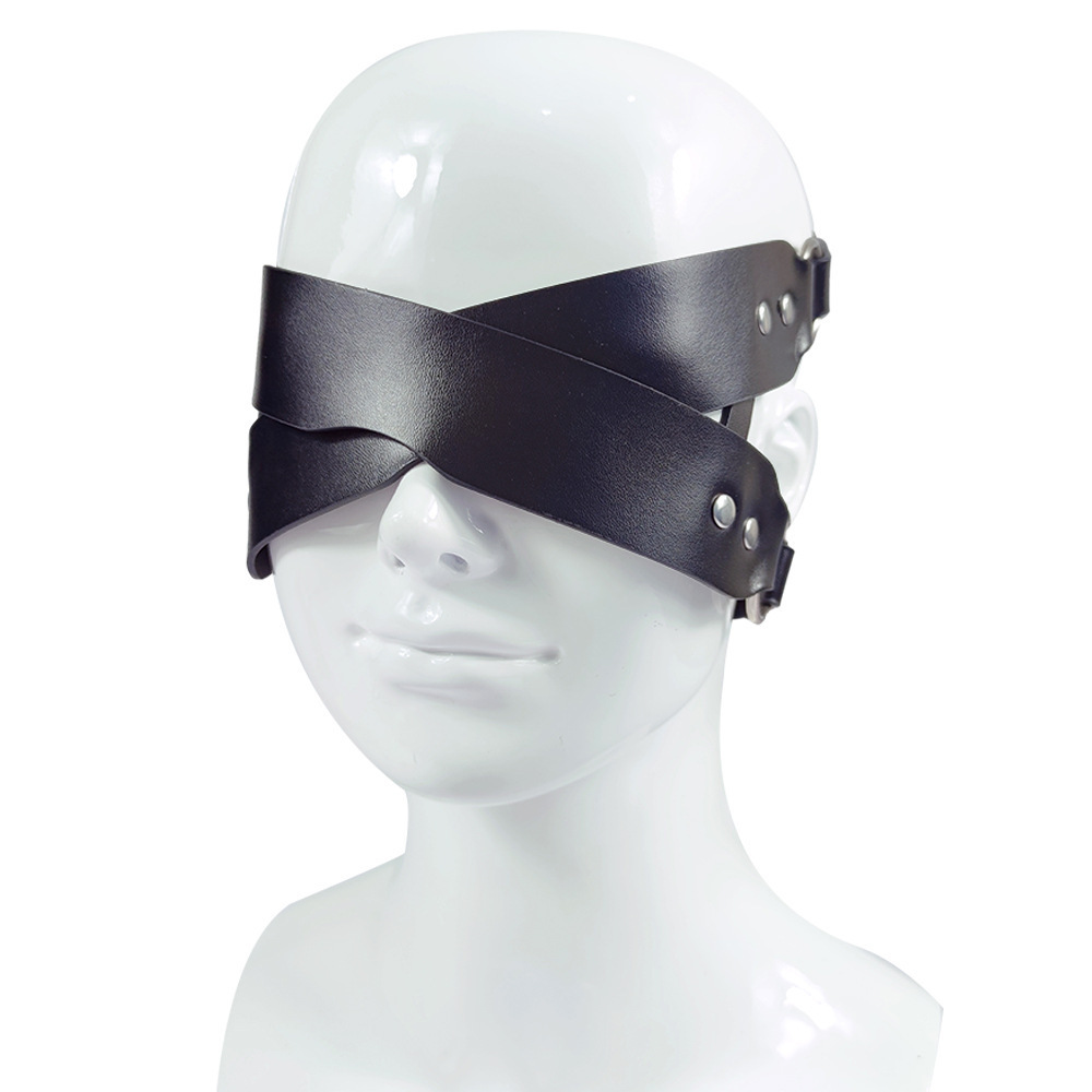 Leather SM Eye Mask with Metal Details, Black Adult Bondage Blindfold for Couples — detail image 4
