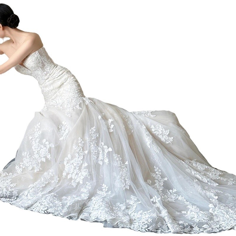 2025 nuevo vestido de novia pequeño hombre de verano de cola de encaje principal