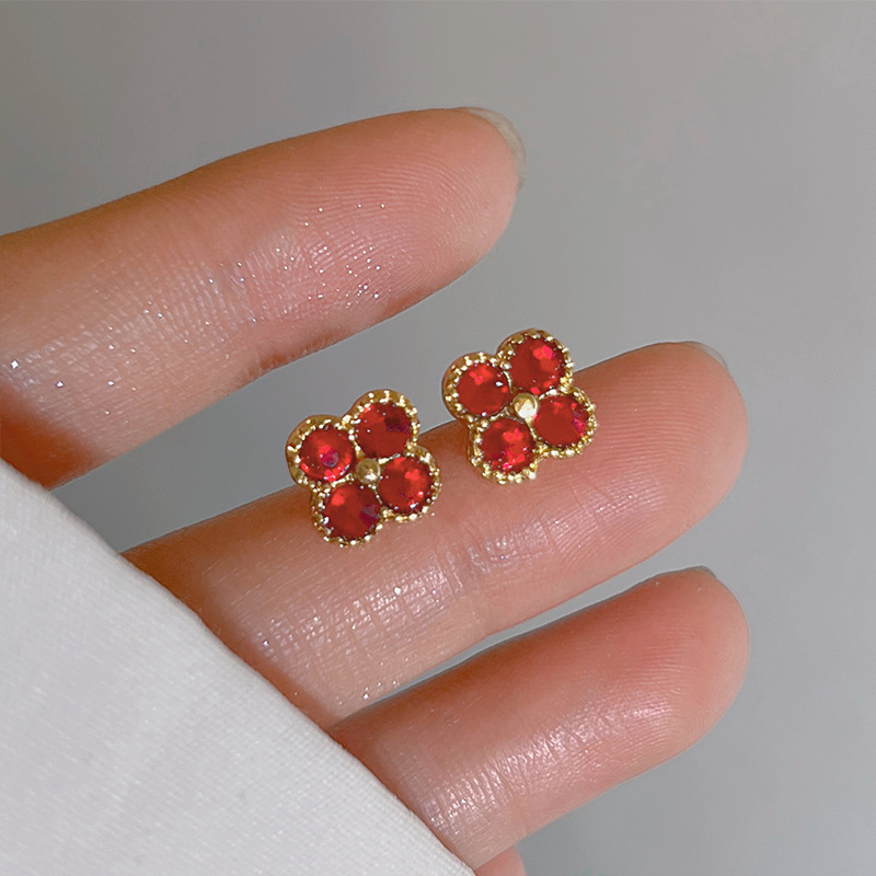 Anillo de metal francés aretes de anillo simple aretes de aretes nuevos estilos de estilo estilo estilo estilo de diseño de nicho temperamento único aretes de mujer cara pequeña