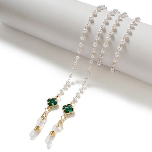 European and American simple glasses chain lanyard hanging chain glasses chain sunglasses hanging chain (pearl + crystal four-leaf flower)