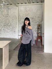 韓国風若見えレタープリント斜め肩長袖ニットレディース春秋2025新作デザイン性抜群個性派万能トップス
