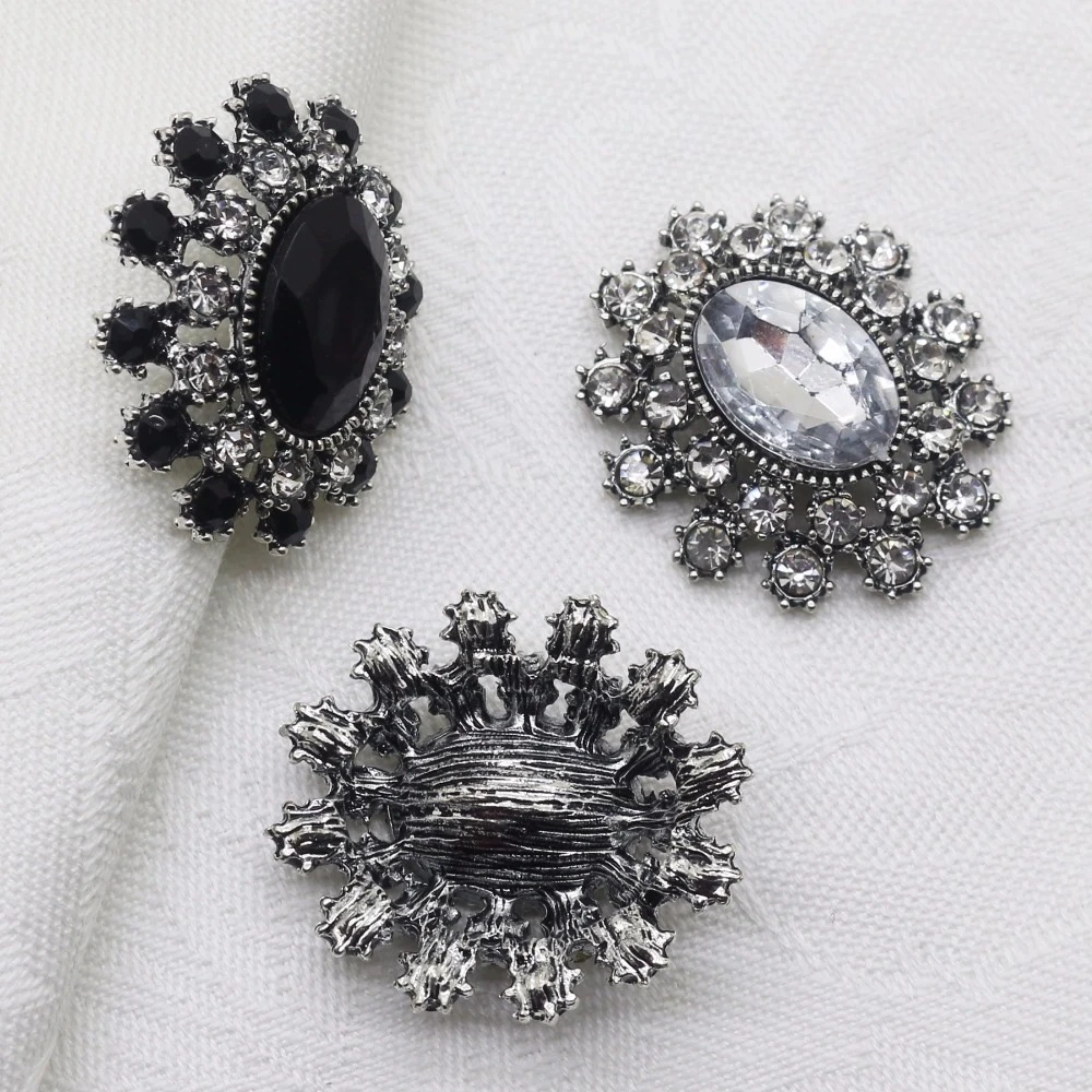 Accessories, decorations with bow, brooch, metal accessory