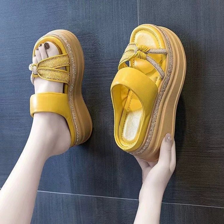 Zapatillas de fondo grueso de diamante para mujeres 2026 nuevo estilo de verano, ropa de moda, zapatillas de fondo suave de muffin de tacón alto romanas image 6