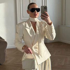 时尚休闲套装;毛衣;连衣裙