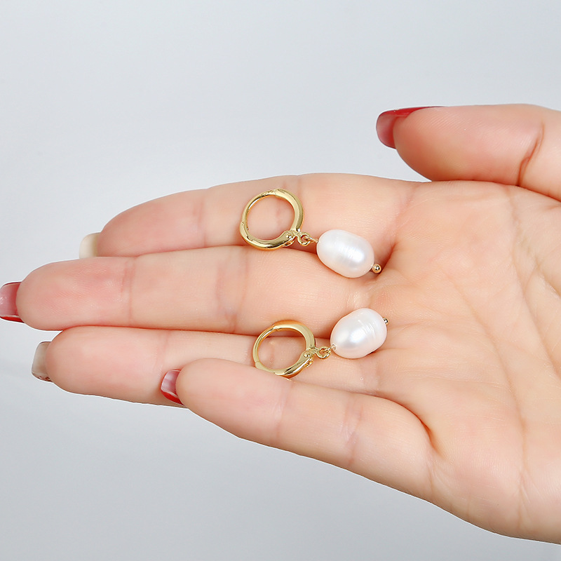 Retro Geometric Copper Pearl Drop Earrings 1 Pair display picture 4
