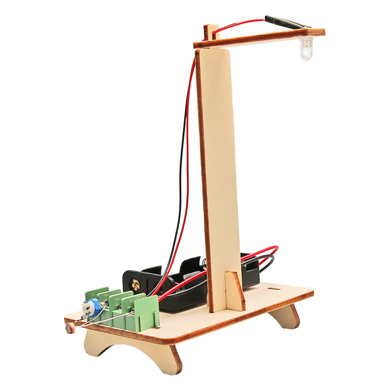 Ciencia y Tecnología pequeña producción invención Escuela Primaria estudiante ciencia experimento juguete tallo control de luz lámpara de calle experimento fabricante