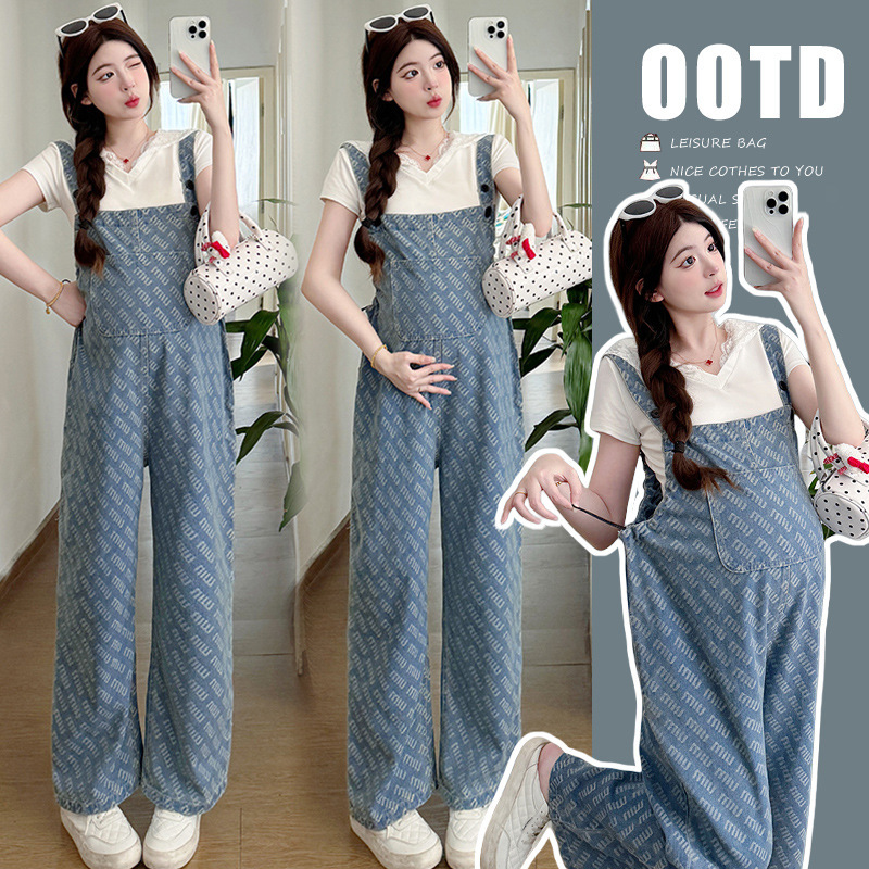 Maternity suit 2025 summer new fashion letter Denim suspenders short sleeve T-shirt two-piece set can be bought