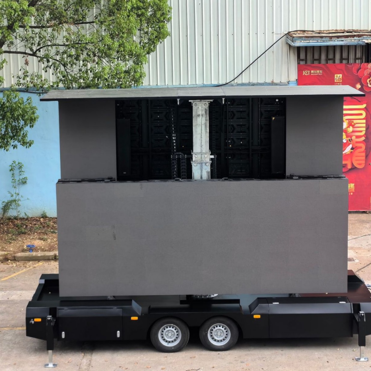 Led Mobile Trailer Advertising Screen Equipment 28 Square Meters Commercial Tractor Display Technology Media Overseas Truck