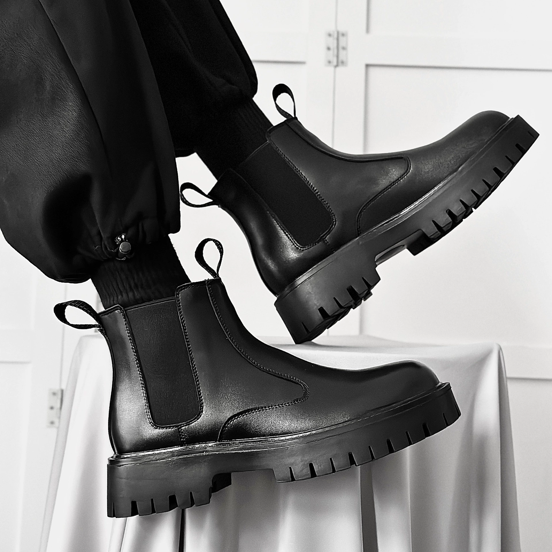 Ботинки Челси, мужские ботинки на толстой подошве в британском стиле, увеличенный низкий верх, Martin, короткие ботинки, мужские высококачественные кожаные туфли с высоким берцем