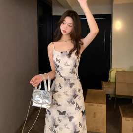 新中式水墨蝴蝶印花吊带连衣裙女气质高级感长款裙子2026夏季新款