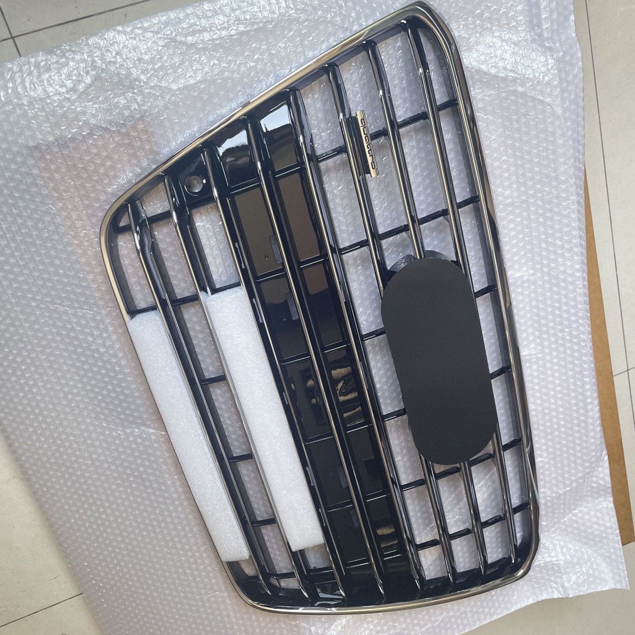 Suitable for Audi A8D4 2010-2014 Front Bumper Grille Air Intake Grille 4H0853651H