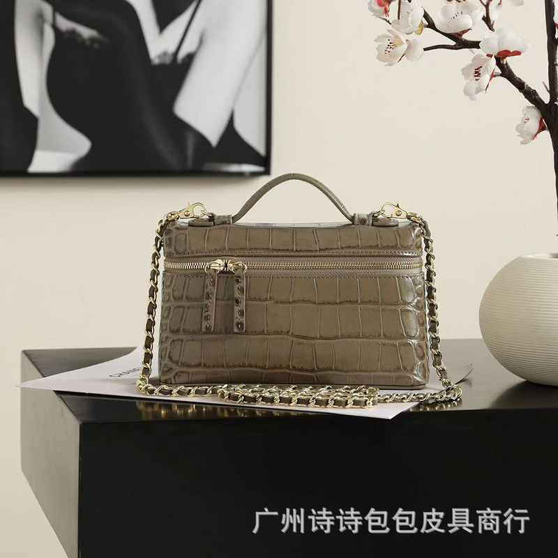 High-End Version of the Chanel-Style 26C New Crocodile Pattern Lp Makeup Bag, Handbag, Shoulder Bag, Crossbody Bag, Genuine Leather Women's Box Bag High-End Version of the Chanel-Style 26C New Crocodile Pattern Lp Makeup Bag, Handbag, Shoulder Bag, Crossbody Bag, Genuine Leather Women's Box Bag