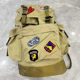 夏季新款 美式复古徽章贴布双肩包 大容量户外登山学生书包