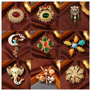 Classic enamel brooch mid-ancient vintage corsage starfish cross court pin heavy industry badge accessories one-piece delivery