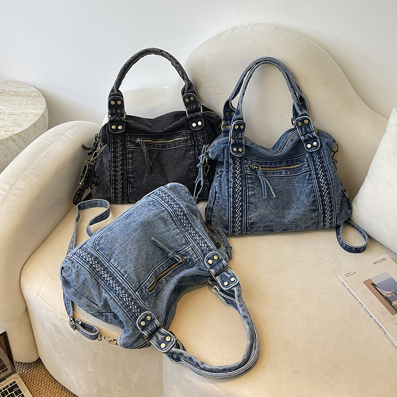 Motorcycle-style denim women's bag, new versatile woven large-capacity shoulder bag, casual work and commuting tote bag for women