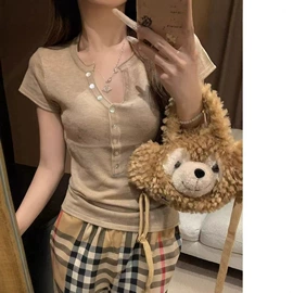 女式针织衫;半身裙;吊带背心