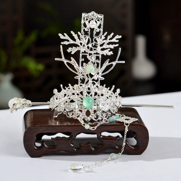 006 silver hair crown with tassels